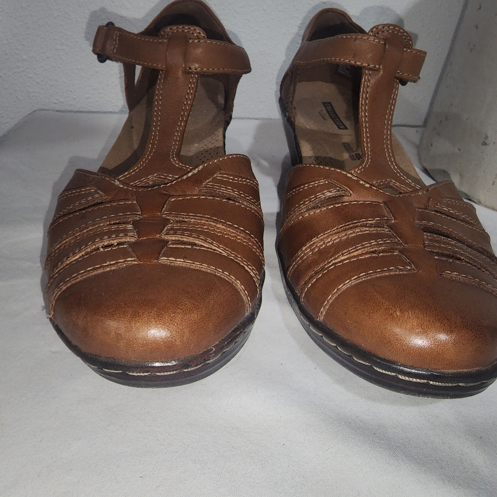 Clarks Collection Soft Cushion Womens Shoes Sz 7.5 Brown Leather Cut Out - Picture 2 of 8